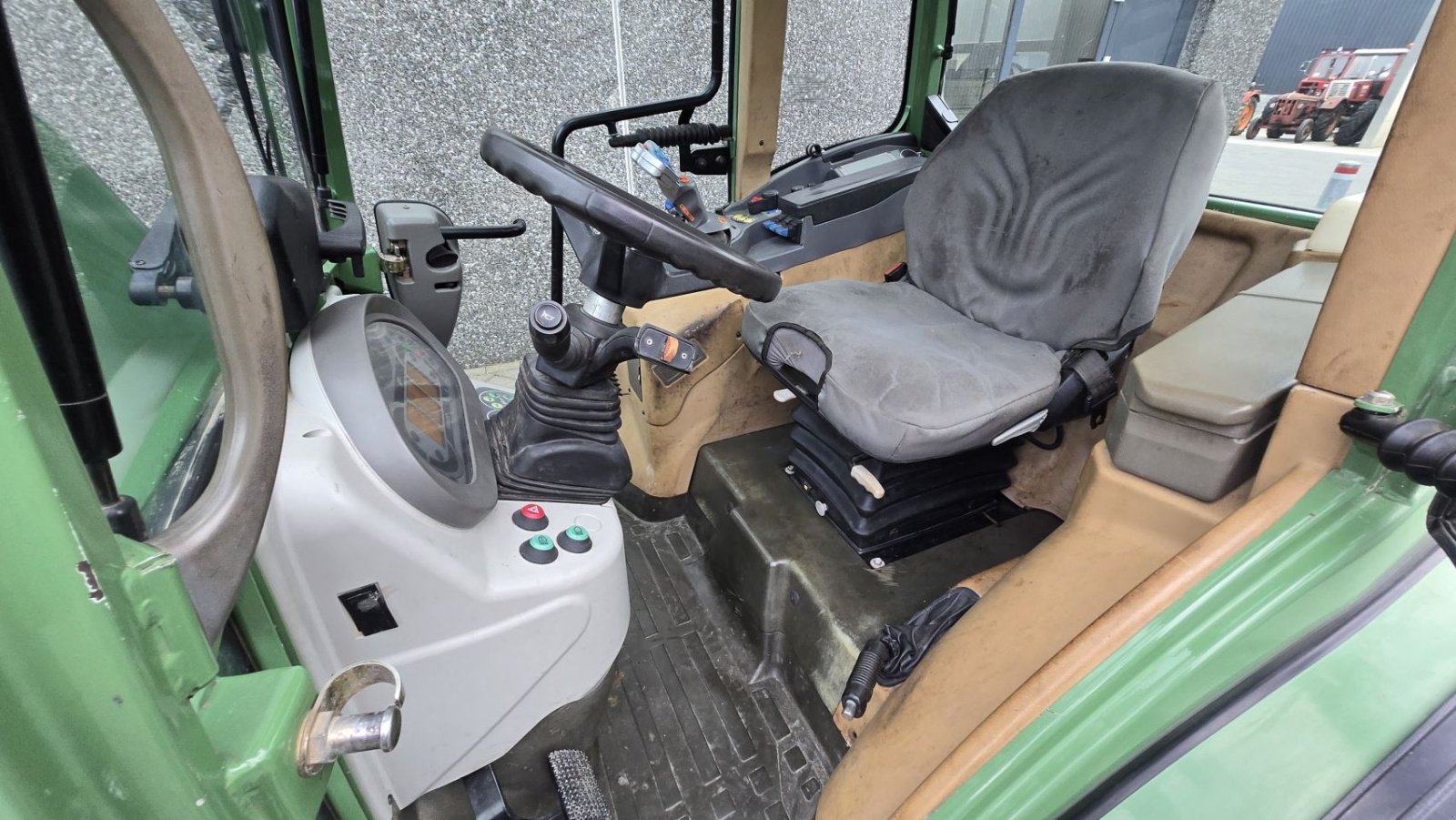 Traktor типа Fendt 211P, Gebrauchtmaschine в Deurne (Фотография 8)