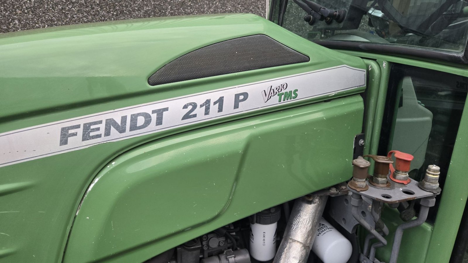 Traktor типа Fendt 211P, Gebrauchtmaschine в Deurne (Фотография 9)