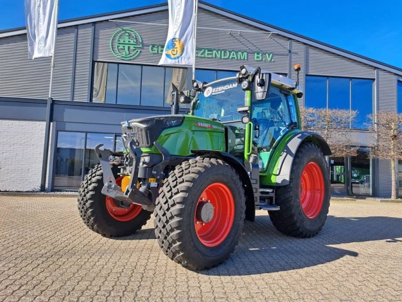 Traktor van het type Fendt 211S Gen3, Neumaschine in Borne (Foto 1)