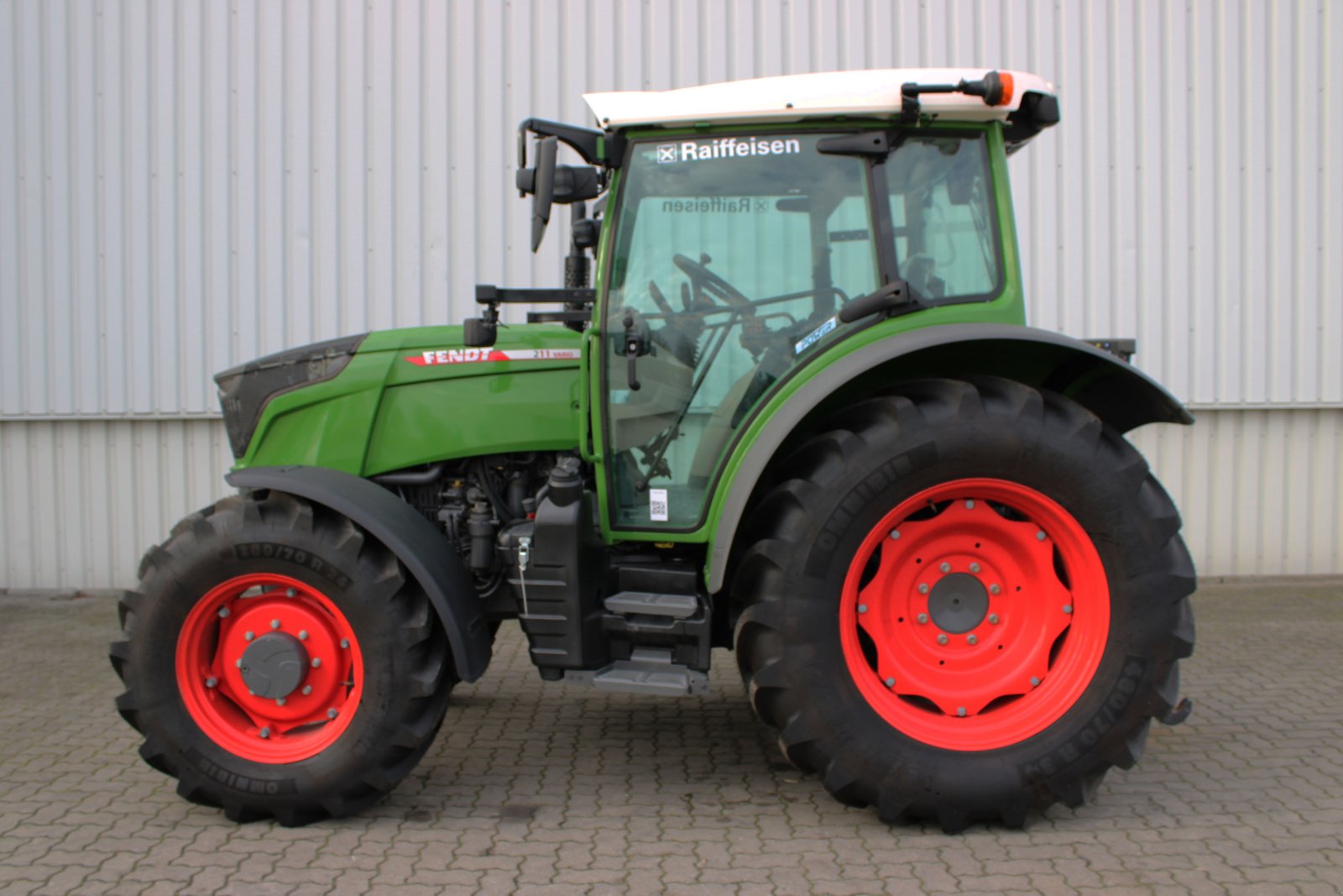 Traktor des Typs Fendt 211S Vario Gen3 Power Sett2, Neumaschine in Holle- Grasdorf (Bild 1)
