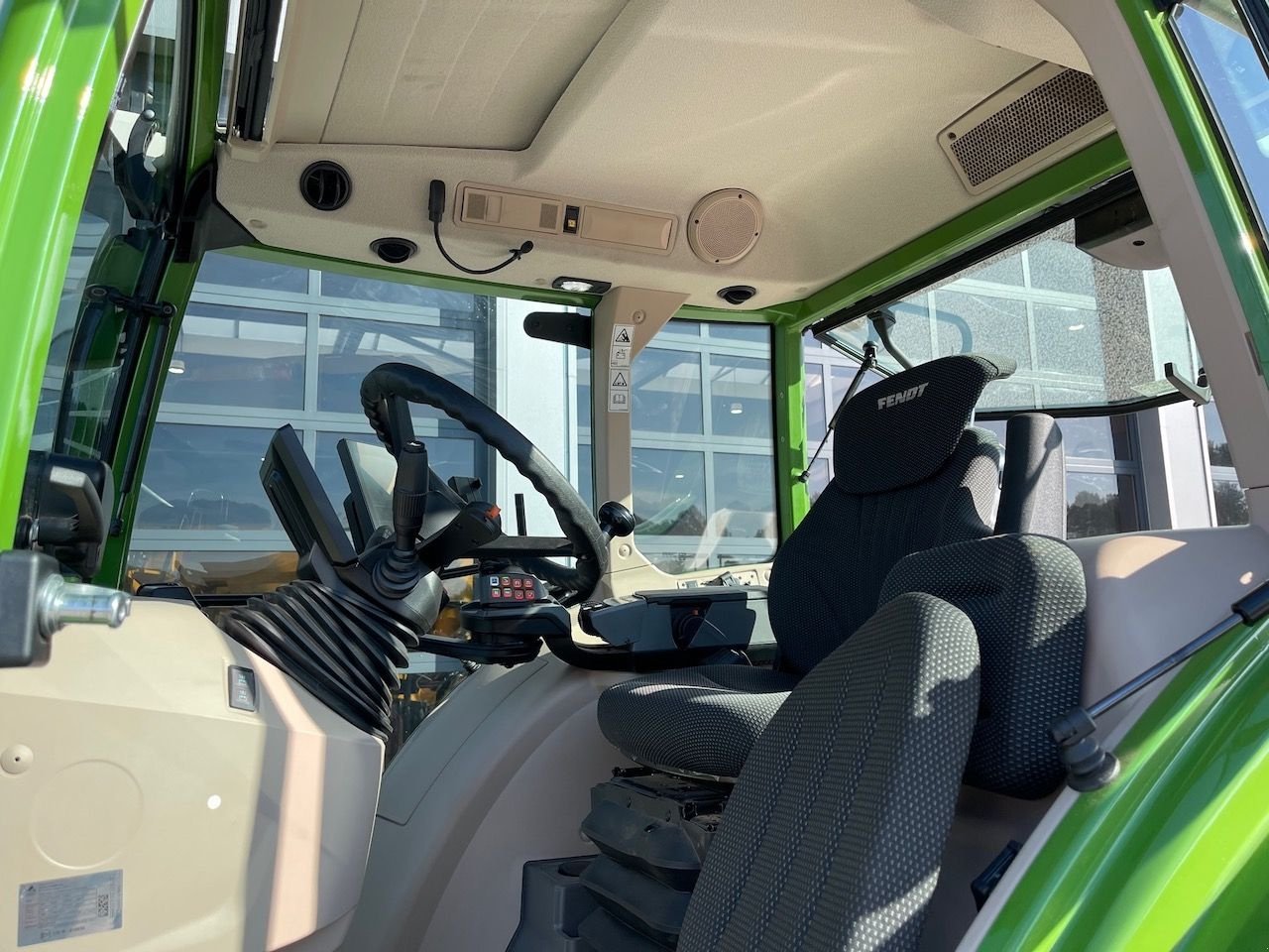 Traktor des Typs Fendt 211s Vario Profi plus RTK GPS, Gebrauchtmaschine in Holten (Bild 5)
