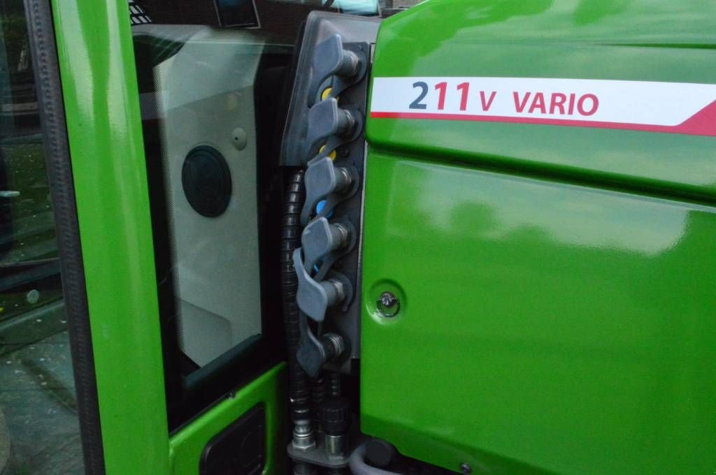 Traktor des Typs Fendt 211V Gen3 Profi+ Smalspoor/Fruitteelttractor, Gebrauchtmaschine in Erichem (Bild 11)