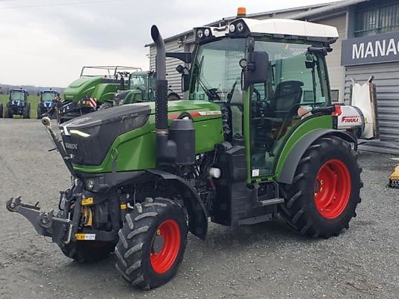 Traktor des Typs Fendt 211V PROFI Setting2  Gen3, Gebrauchtmaschine in PEYROLE (Bild 1)