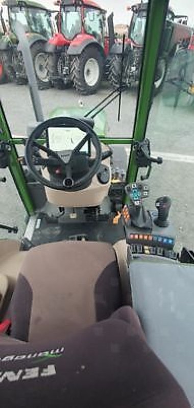 Traktor des Typs Fendt 211V PROFI Setting2  Gen3, Gebrauchtmaschine in PEYROLE (Bild 9)