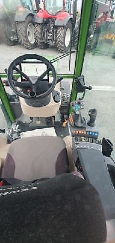Traktor des Typs Fendt 211V PROFI Setting2  Gen3, Gebrauchtmaschine in PEYROLE (Bild 11)