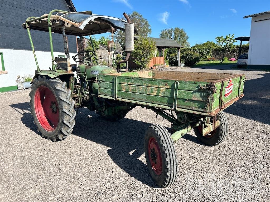 Traktor za tip Fendt 231 GT, Gebrauchtmaschine u Düsseldorf (Slika 2)