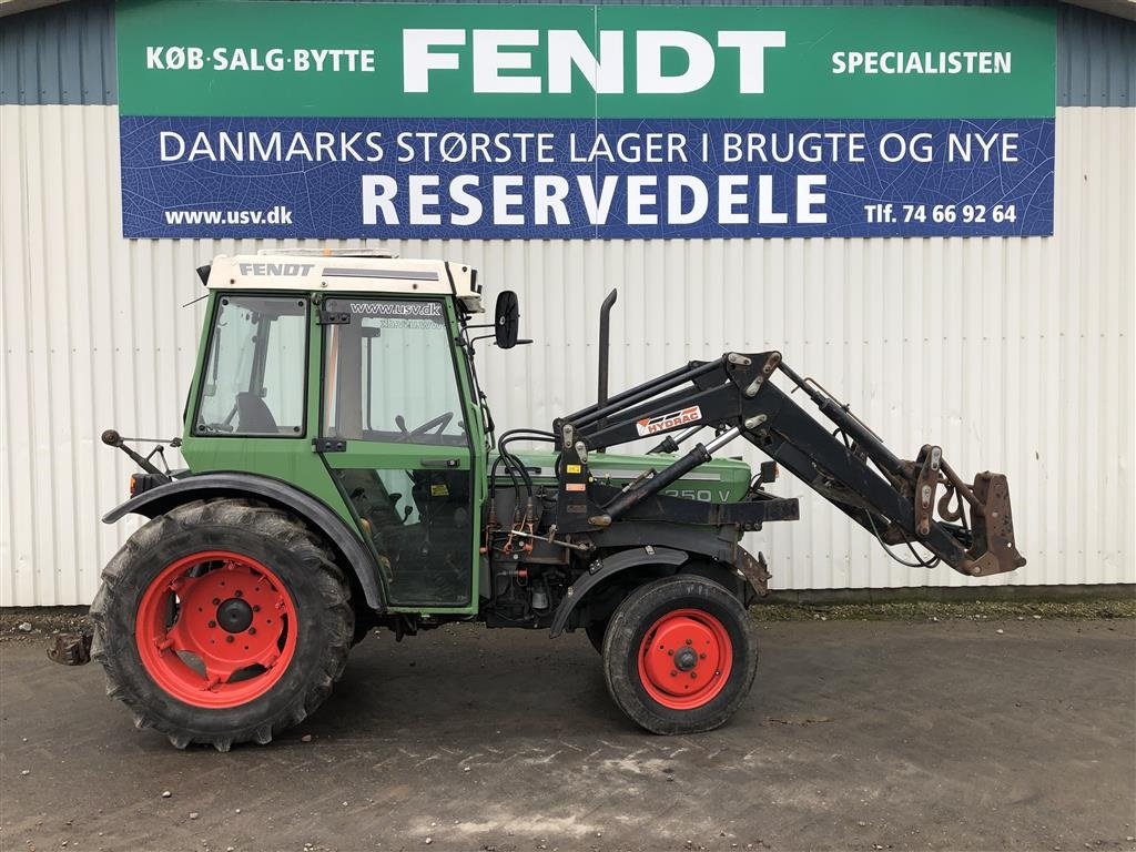 Traktor des Typs Fendt 250V Få timer Med Frontlæsser, Gebrauchtmaschine in Rødekro (Bild 4)