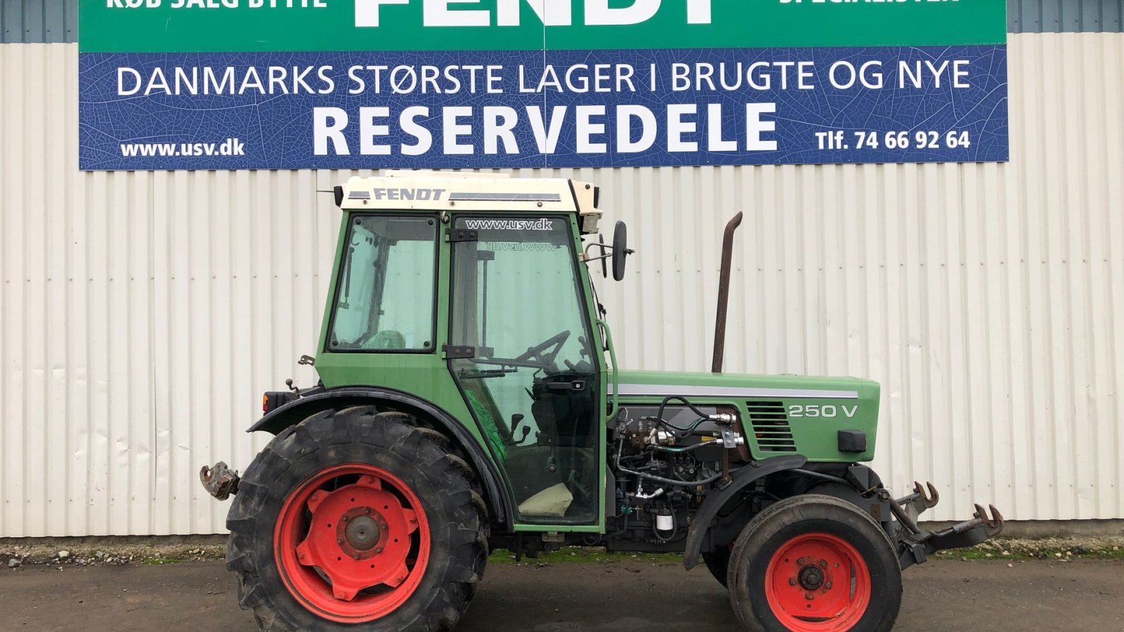 Traktor van het type Fendt 250V Frontlift. Få timer, Gebrauchtmaschine in Rødekro (Foto 4)
