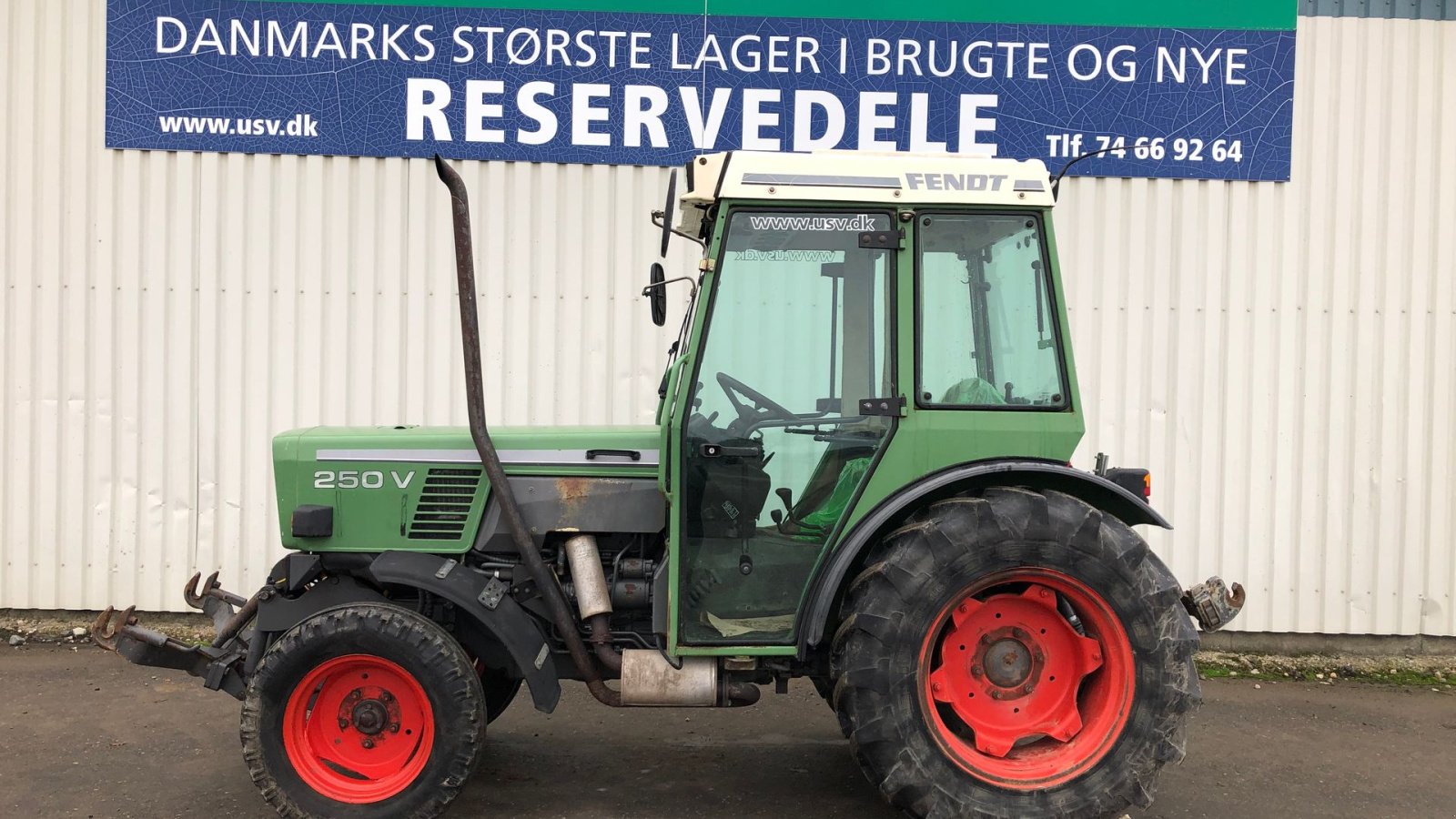 Traktor van het type Fendt 250V Frontlift. Få timer, Gebrauchtmaschine in Rødekro (Foto 1)