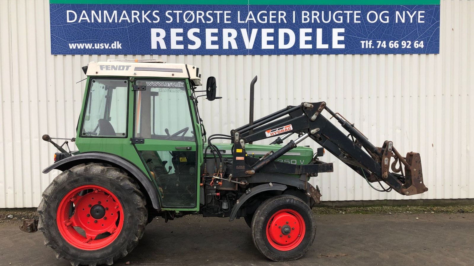 Traktor типа Fendt 250V Med Frontlæsser. Få timer, Gebrauchtmaschine в Rødekro (Фотография 4)