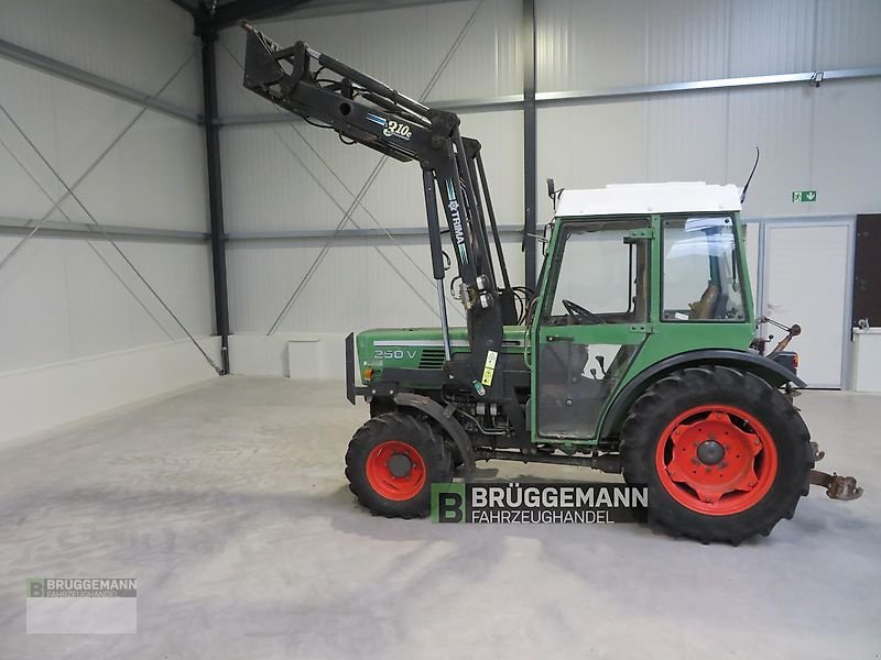 Traktor a típus Fendt 250V mit Industriefrontlader, Gebrauchtmaschine ekkor: Meppen (Kép 1)