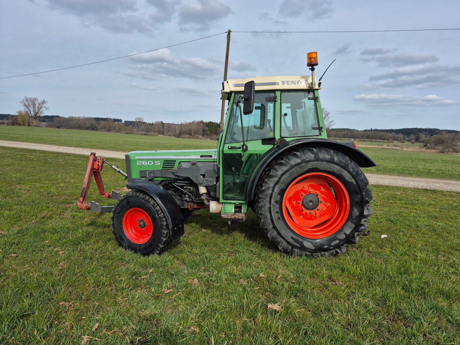 Traktor от тип Fendt 260s, Gebrauchtmaschine в lengenfeld (Снимка 1)