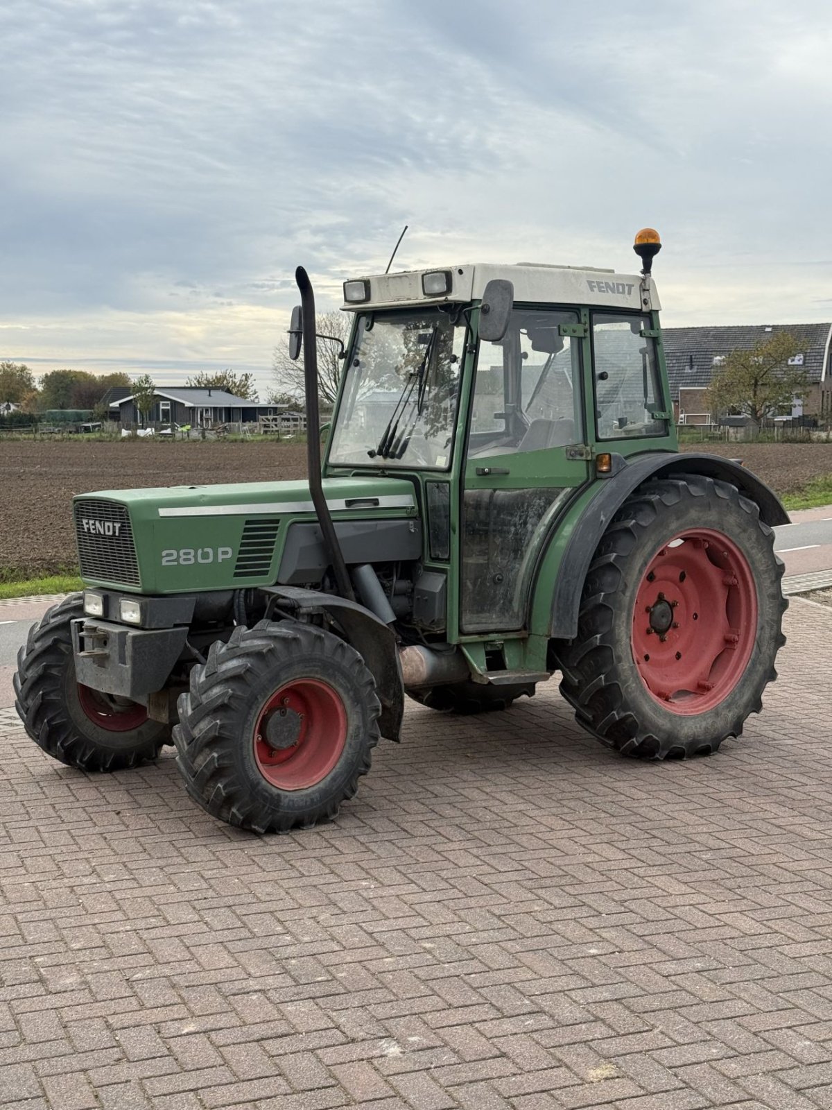 Traktor типа Fendt 280, Gebrauchtmaschine в Wadenoijen (Фотография 1)