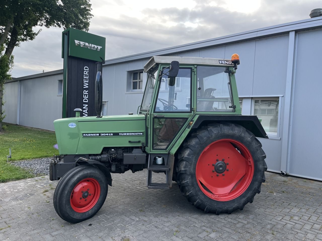 Traktor от тип Fendt 304 LS, Gebrauchtmaschine в Kampen (Снимка 1)