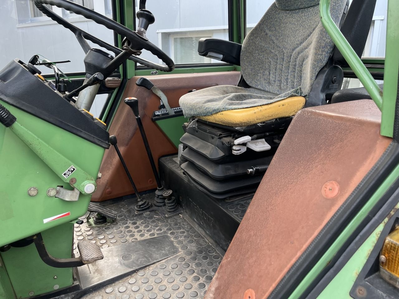 Traktor от тип Fendt 304 LS, Gebrauchtmaschine в Kampen (Снимка 4)