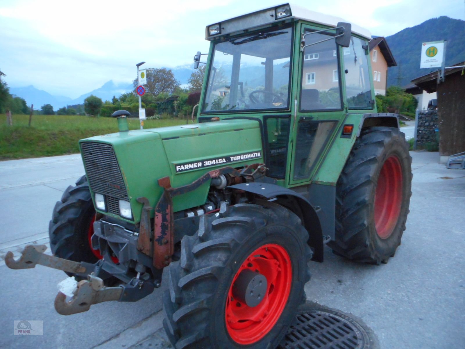 Traktor del tipo Fendt 304 LSA, Gebrauchtmaschine In Bad Vigaun (Immagine 1)