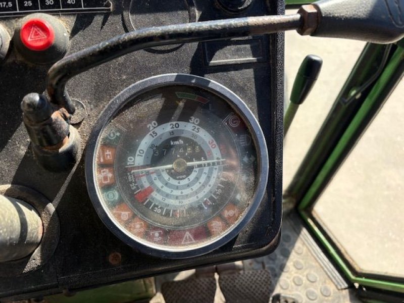 Traktor typu Fendt 304, Gebrauchtmaschine v St. - Jacobiparochie (Obrázok 9)