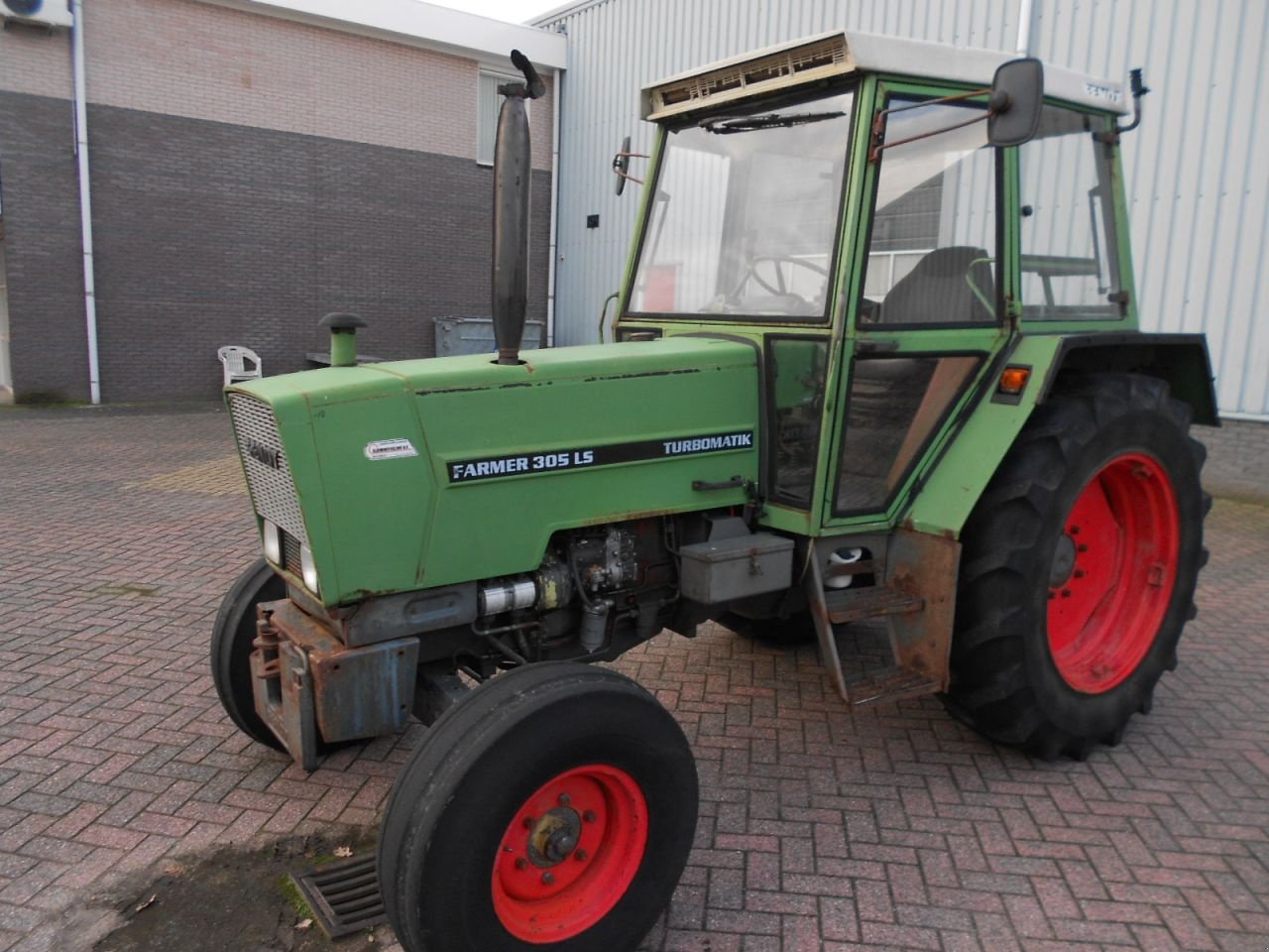 Traktor des Typs Fendt 305 ls, Gebrauchtmaschine in Oirschot (Bild 2)