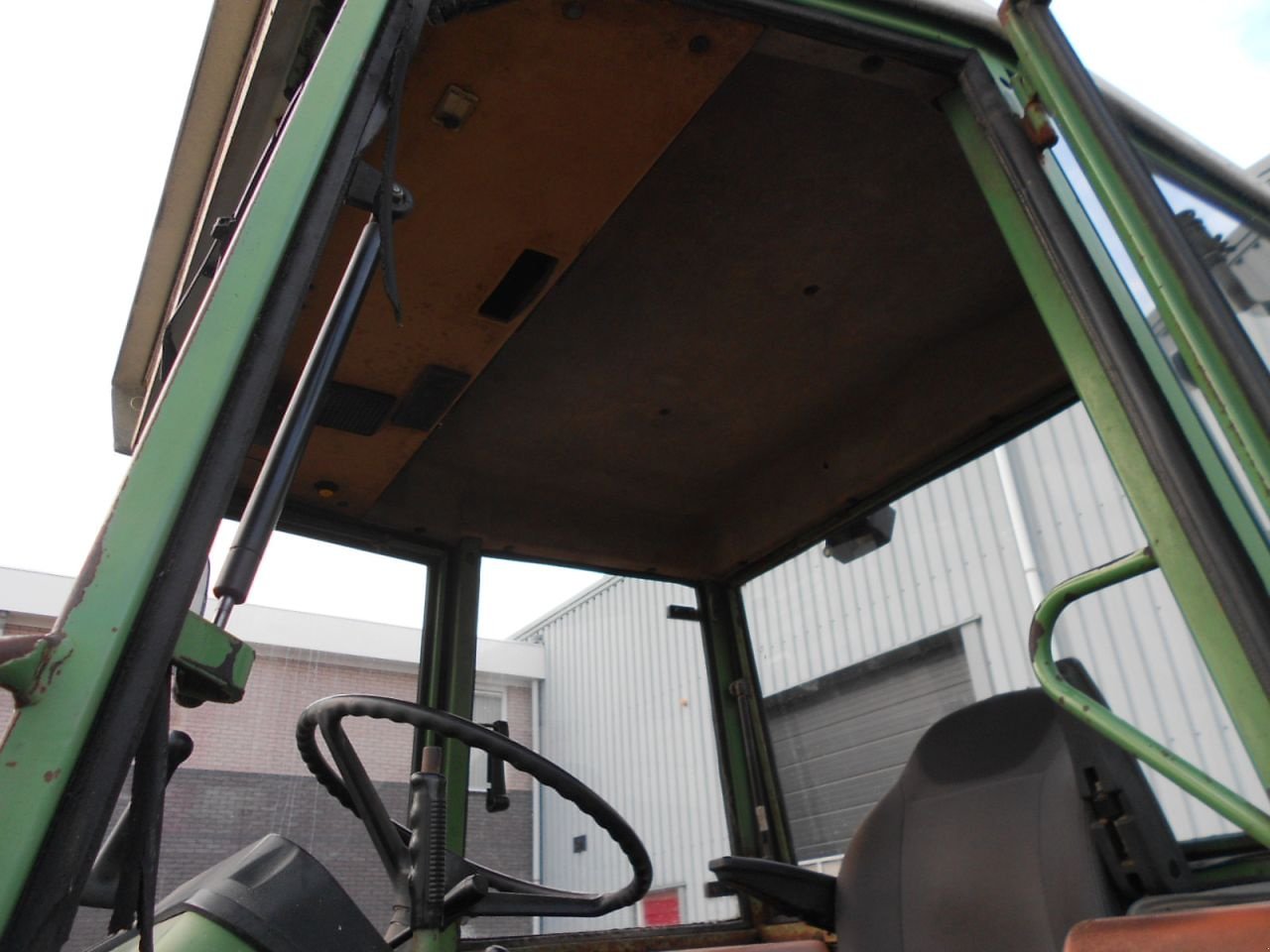 Traktor des Typs Fendt 305 ls, Gebrauchtmaschine in Oirschot (Bild 9)