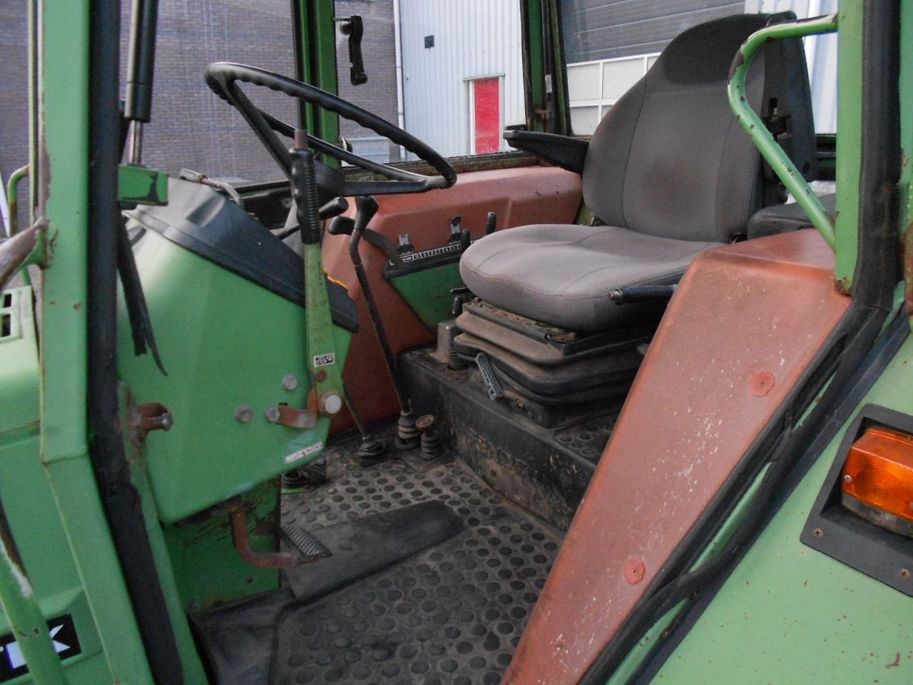 Traktor des Typs Fendt 305 ls, Gebrauchtmaschine in Oirschot (Bild 7)