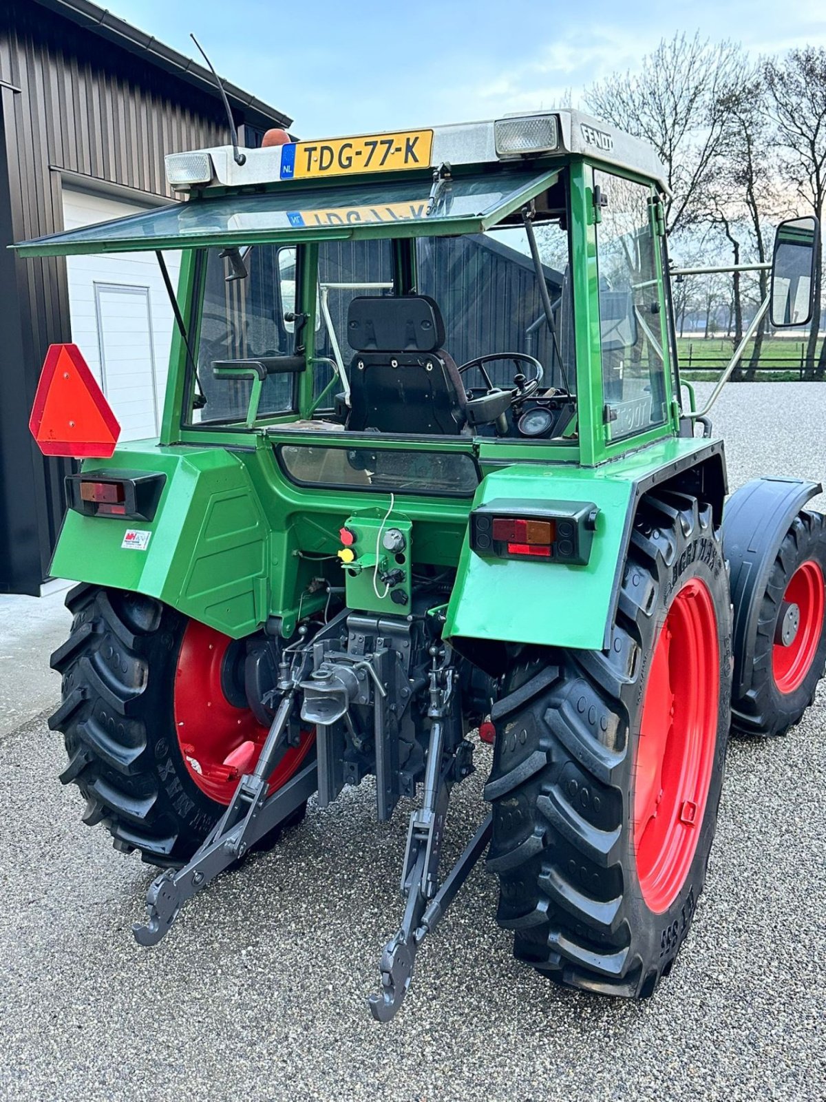 Traktor типа Fendt 305 LS, Gebrauchtmaschine в Linde (dr) (Фотография 4)
