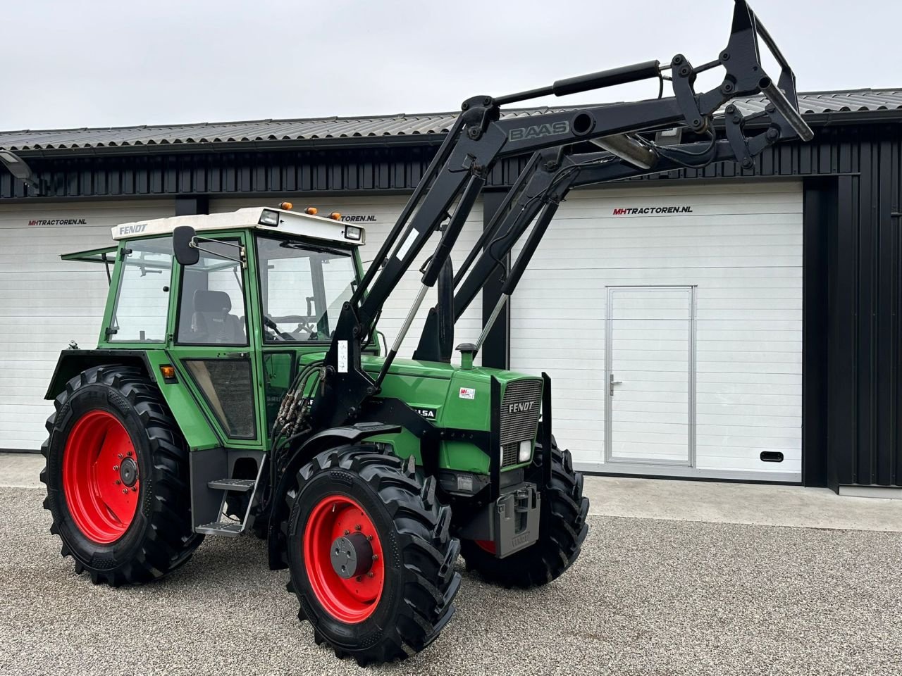 Traktor vrste Fendt 305 LSA, Gebrauchtmaschine v Linde (dr) (Slika 1)