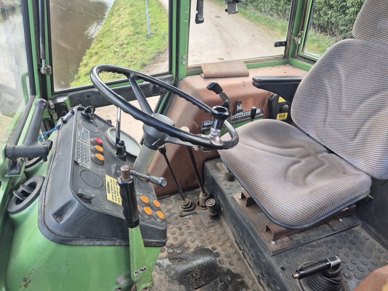 Traktor типа Fendt 306 LSA, Gebrauchtmaschine в Weiteveen (Фотография 3)