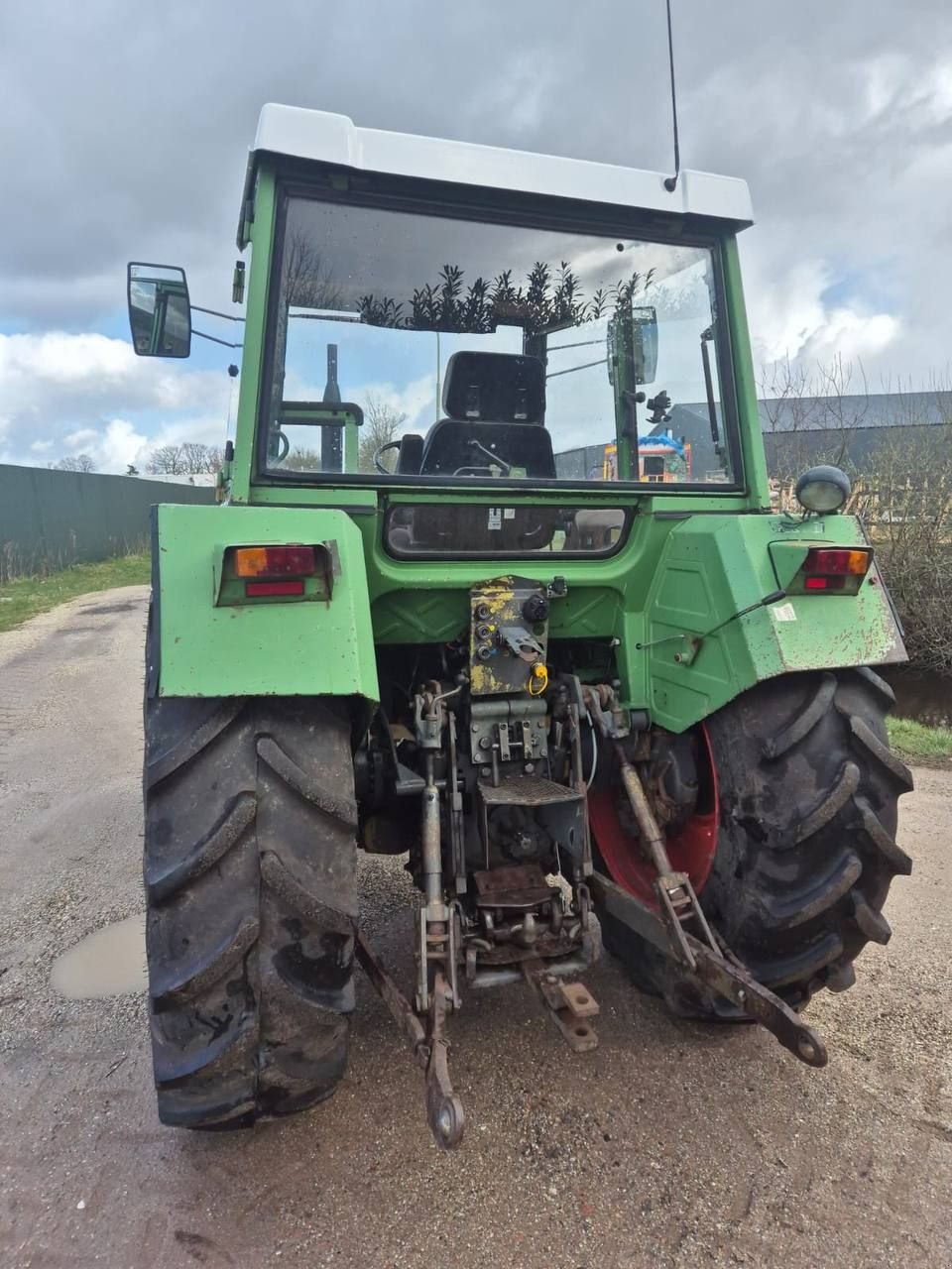 Traktor типа Fendt 306LSA, Gebrauchtmaschine в Klazienaveen (Фотография 3)