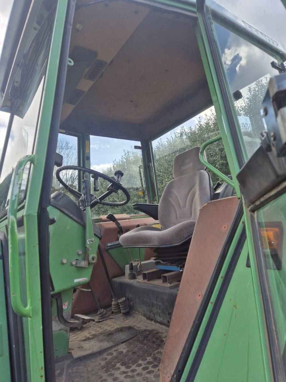 Traktor типа Fendt 306LSA, Gebrauchtmaschine в Klazienaveen (Фотография 2)