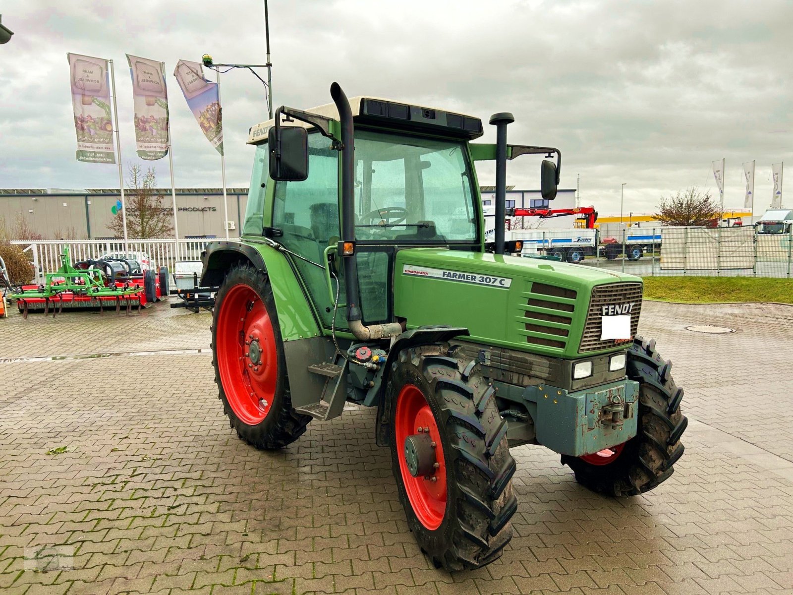 Traktor des Typs Fendt 307 CA, Gebrauchtmaschine in Büttelborn (Bild 4)