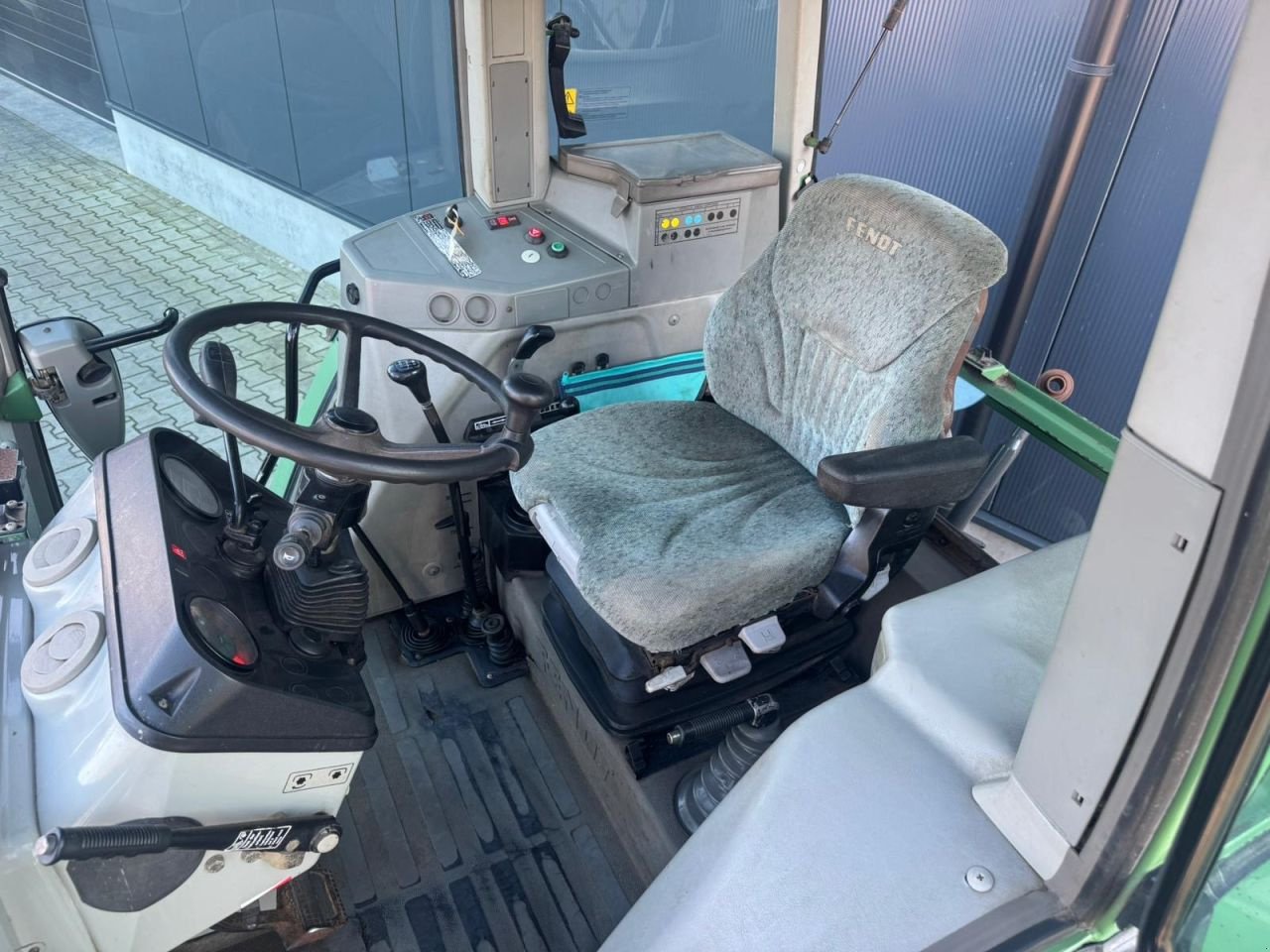 Traktor от тип Fendt 307C, Gebrauchtmaschine в Daarle (Снимка 8)