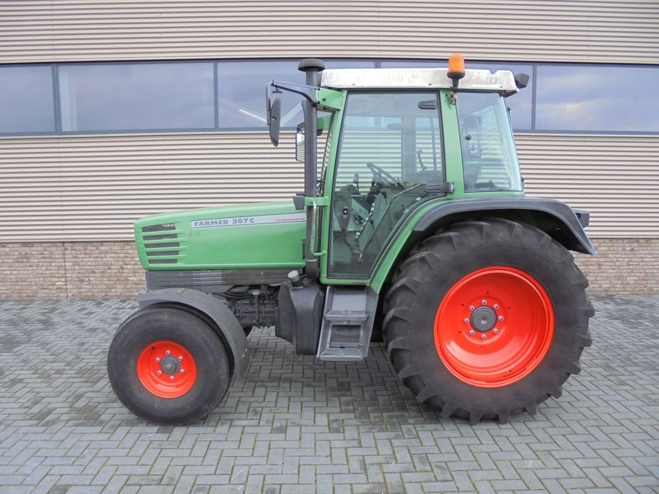 Traktor des Typs Fendt 307c, Gebrauchtmaschine in Houten (Bild 2)