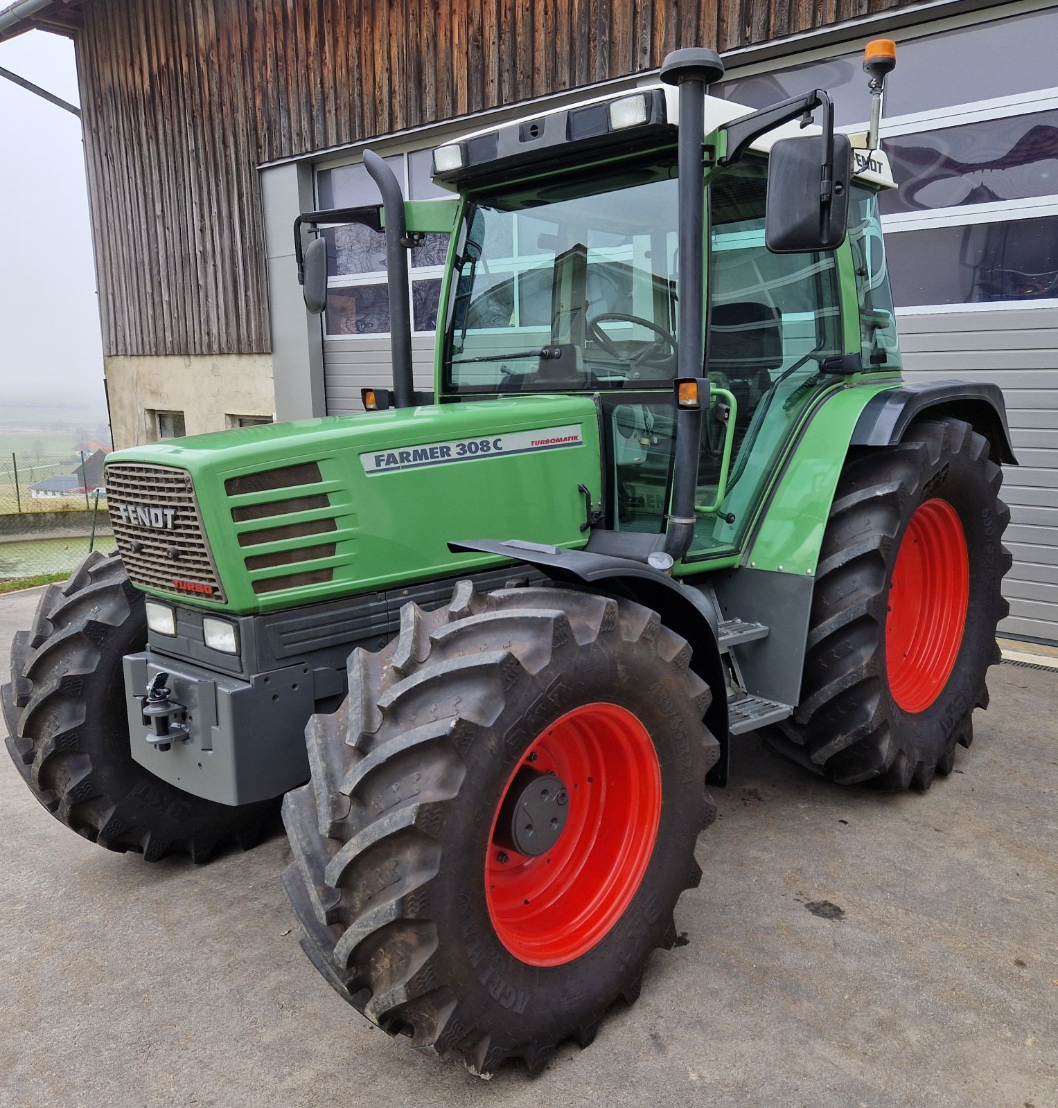 Traktor типа Fendt 308 C, Gebrauchtmaschine в Neureichenau (Фотография 1)