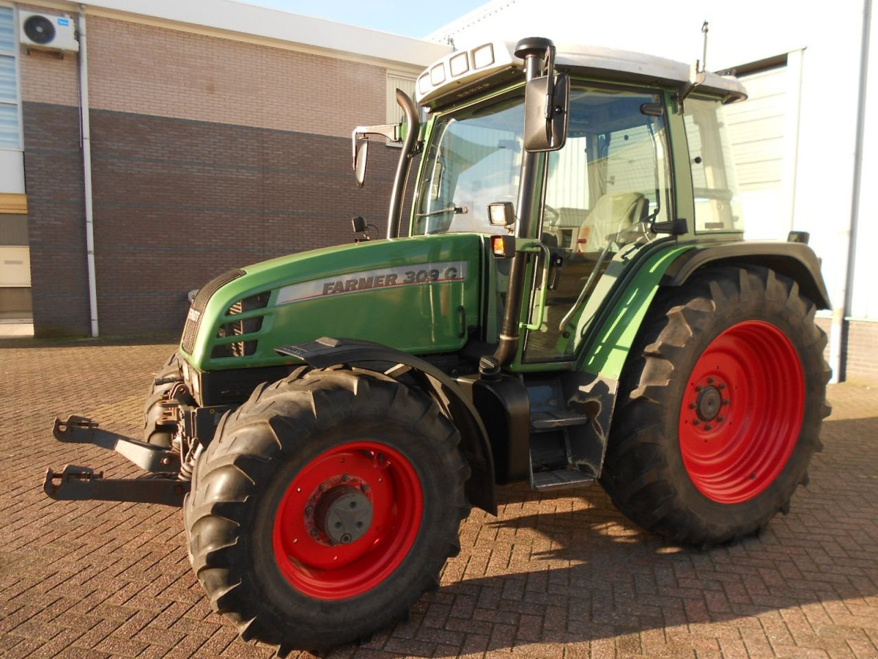 Traktor типа Fendt 309 c, Gebrauchtmaschine в Oirschot (Фотография 2)