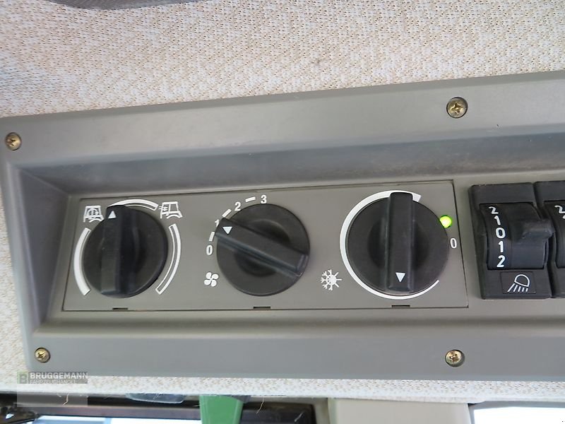 Traktor des Typs Fendt 309E, *** 3800 Stunden, 1. Hand, gefederte Vorderachse, Klimaanalge, Druckluft, Stoll frontlader***, Gebrauchtmaschine in Meppen (Bild 18)