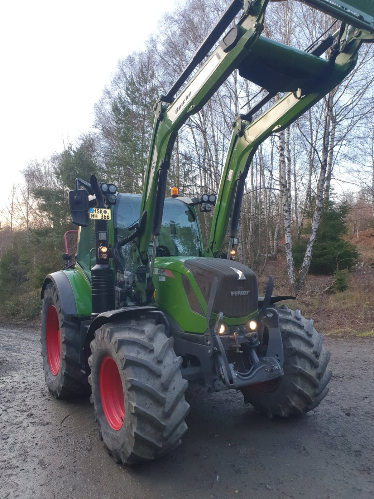 Traktor des Typs Fendt 310 Vario S4, Gebrauchtmaschine in Arnsberg (Bild 4)