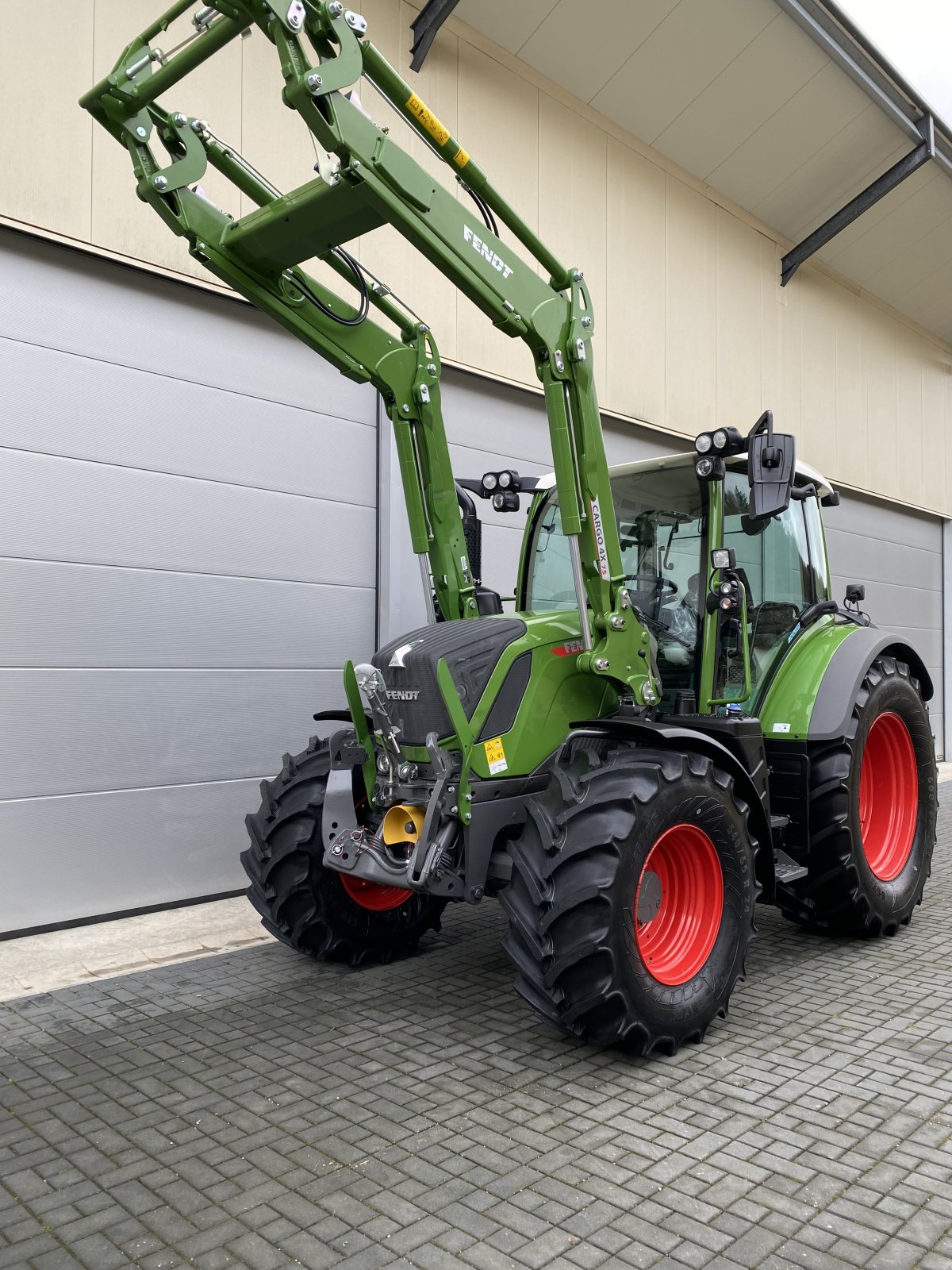 Traktor a típus Fendt 311 Power Setting2 mit Cargo 4X75, wieder frisch verfügbar, Gebrauchtmaschine ekkor: Weigendorf (Kép 7)