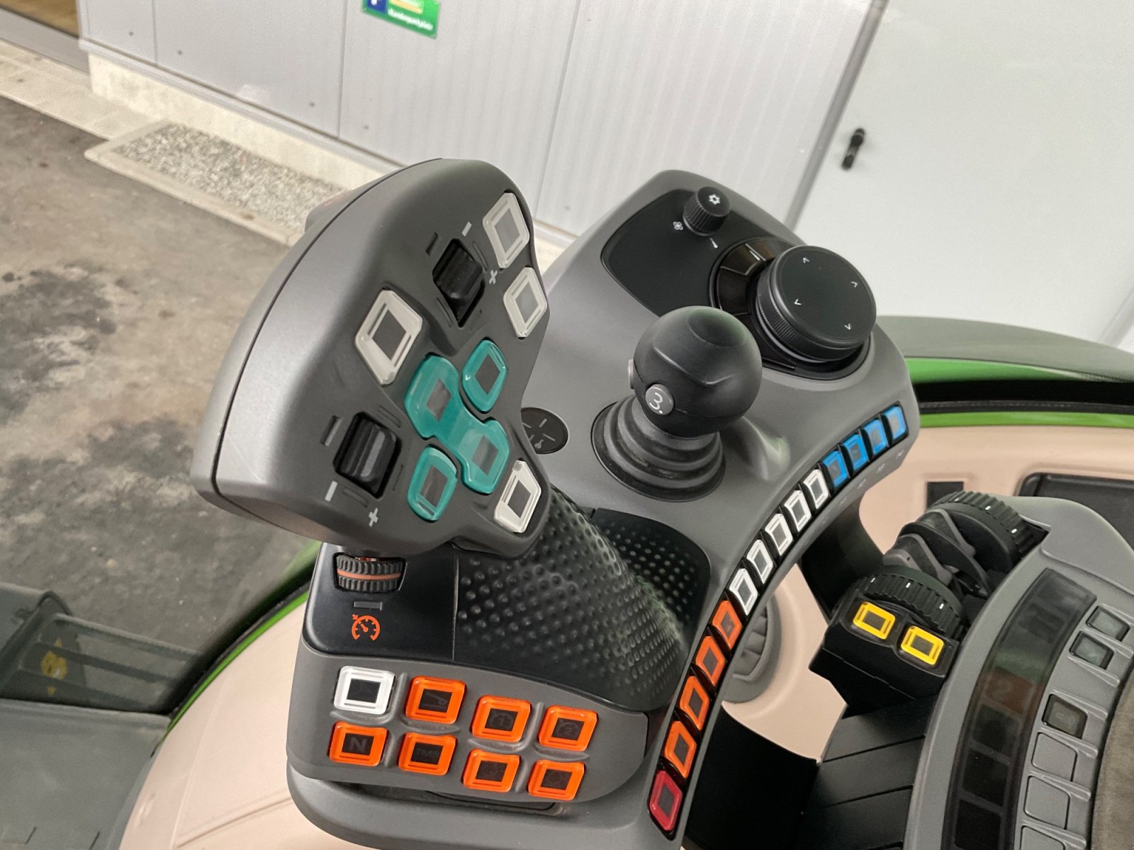 Traktor des Typs Fendt 311 Vario Power Setting 2, Gebrauchtmaschine in Mühlhausen-Ehingen (Bild 4)