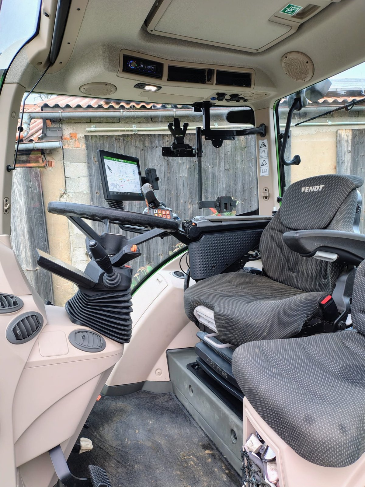 Traktor typu Fendt 311 Vario Profi, Gebrauchtmaschine v Neusitz (Obrázek 9)