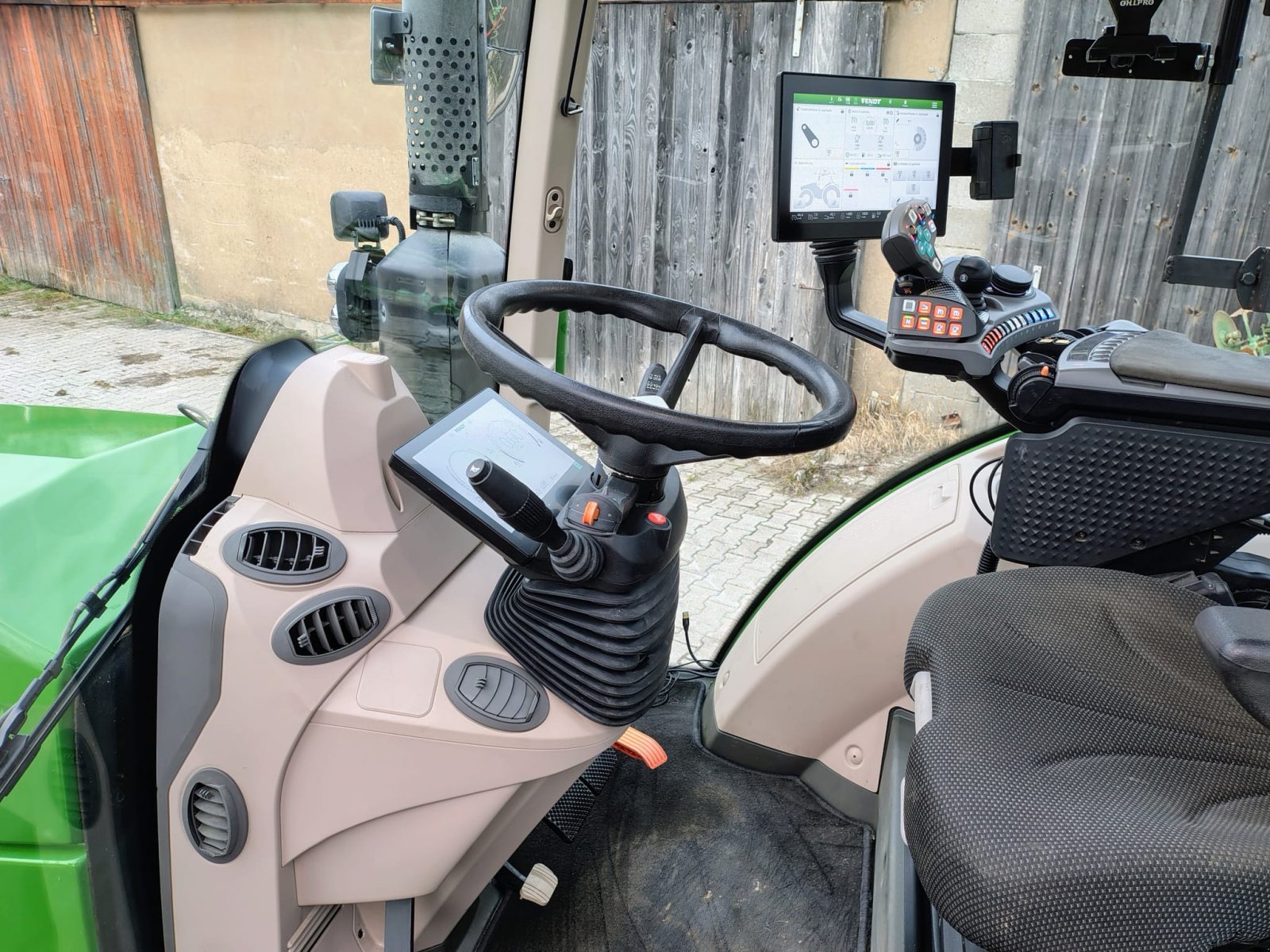 Traktor typu Fendt 311 Vario Profi, Gebrauchtmaschine v Neusitz (Obrázek 12)