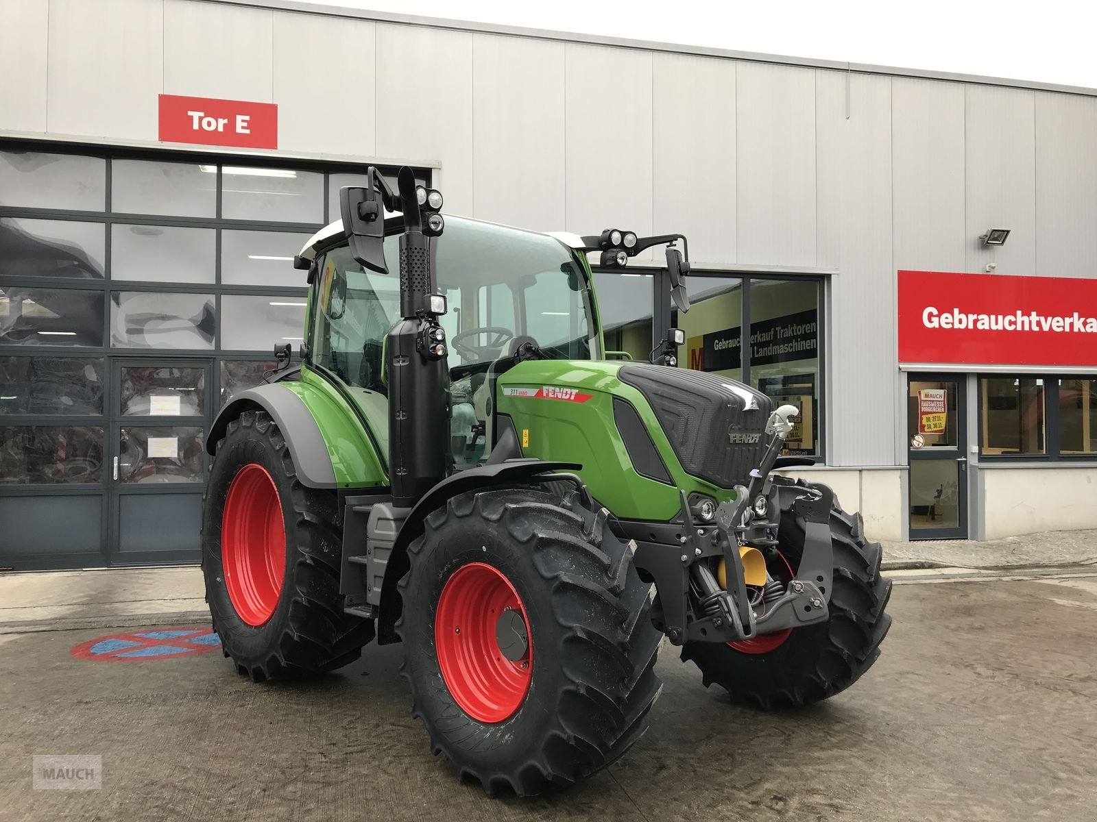 Traktor typu Fendt 311 Vario, Neumaschine v Burgkirchen (Obrázek 1)