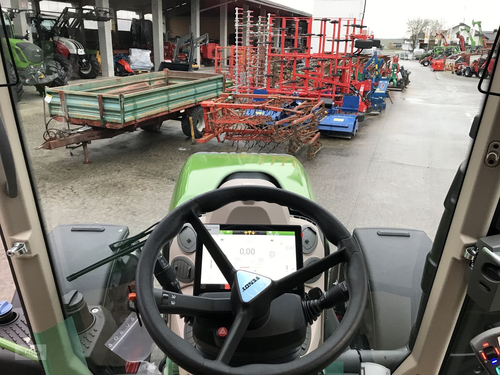 Traktor typu Fendt 311 Vario, Neumaschine v Burgkirchen (Obrázek 12)