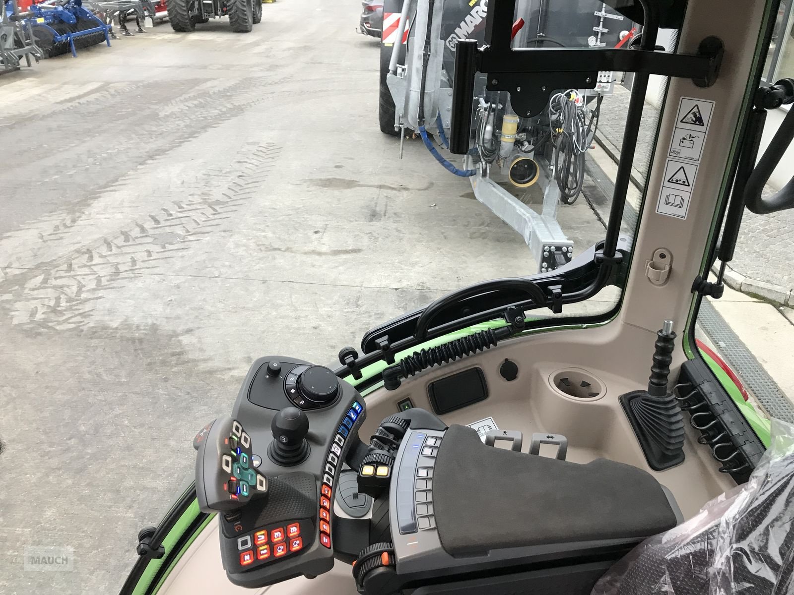 Traktor typu Fendt 311 Vario, Neumaschine v Burgkirchen (Obrázek 11)