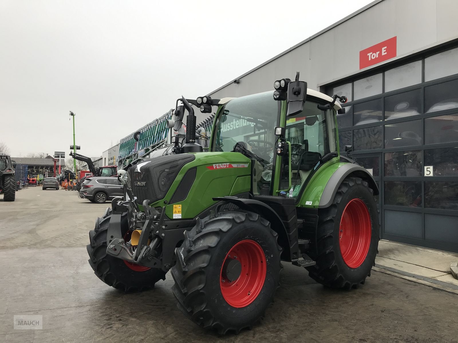 Traktor typu Fendt 311 Vario, Neumaschine v Burgkirchen (Obrázek 3)