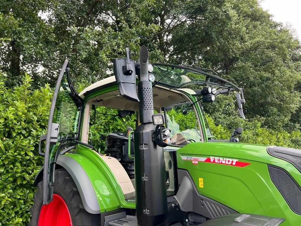 Traktor van het type Fendt 312 Gen 4 Power S2, Gebrauchtmaschine in Nijkerkerveen (Foto 10)