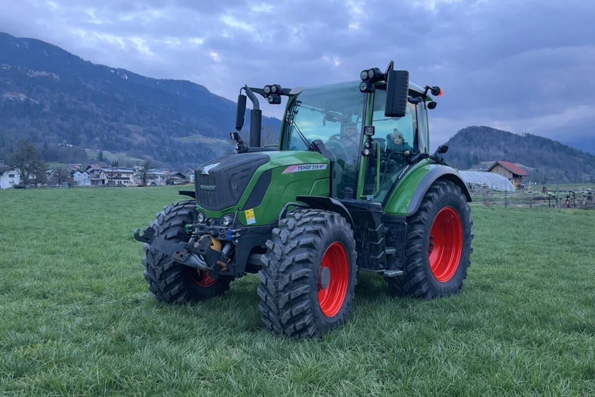 Traktor of the type Fendt 312 Profi Plus, Gebrauchtmaschine in Nenzing (Picture 1)