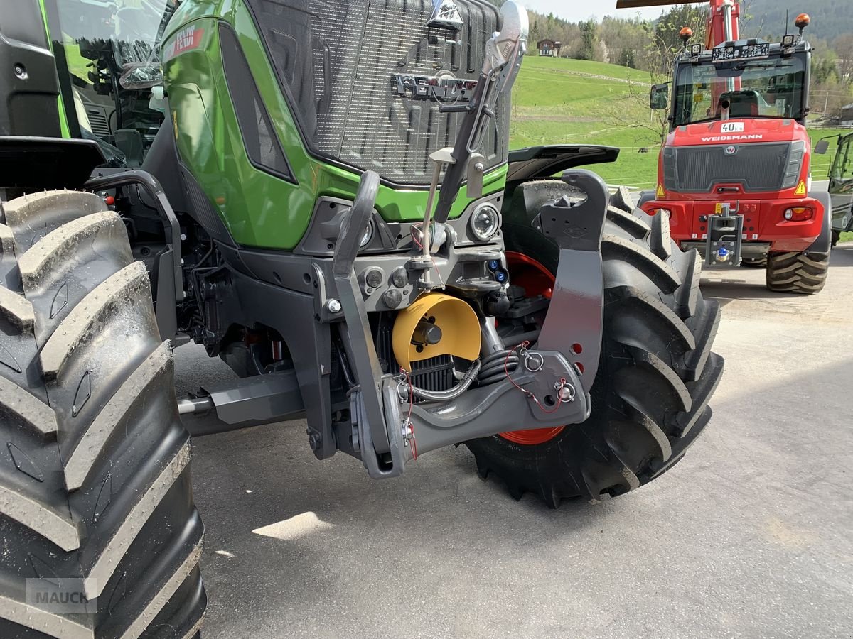 Traktor of the type Fendt 312 Vario Gen4 Power Setting 2, Neumaschine in Eben (Picture 4)