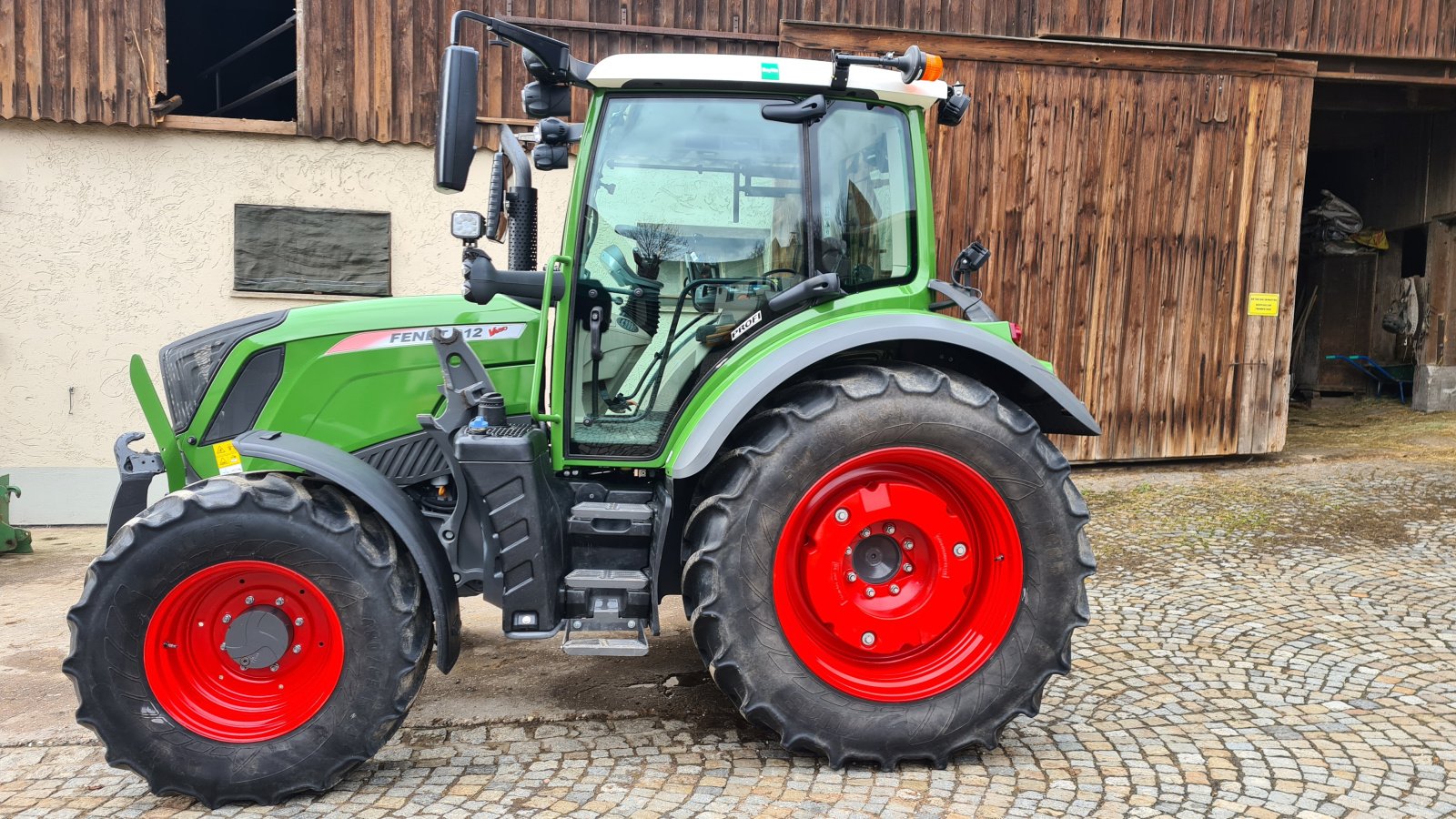 Traktor des Typs Fendt 312 Vario S4, Gebrauchtmaschine in Mitterteich (Bild 2)