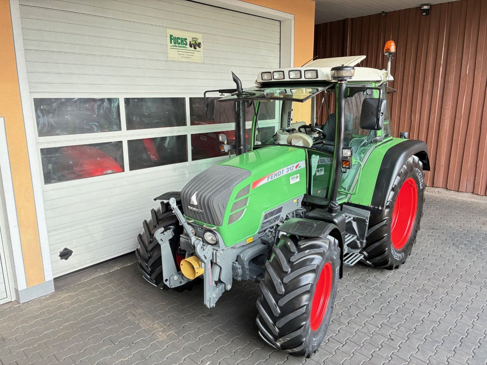 Traktor of the type Fendt 312 Vario TMS mit Fronthydraulik, Frontzapfwelle, Deutz Motor, Gebrauchtmaschine in Laaber (Picture 5)