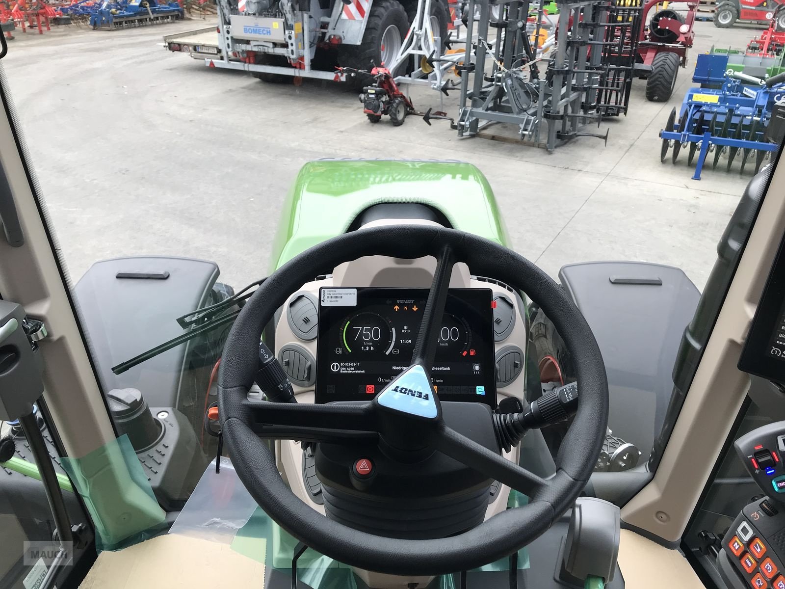 Traktor typu Fendt 312 Vario, Neumaschine v Burgkirchen (Obrázek 14)